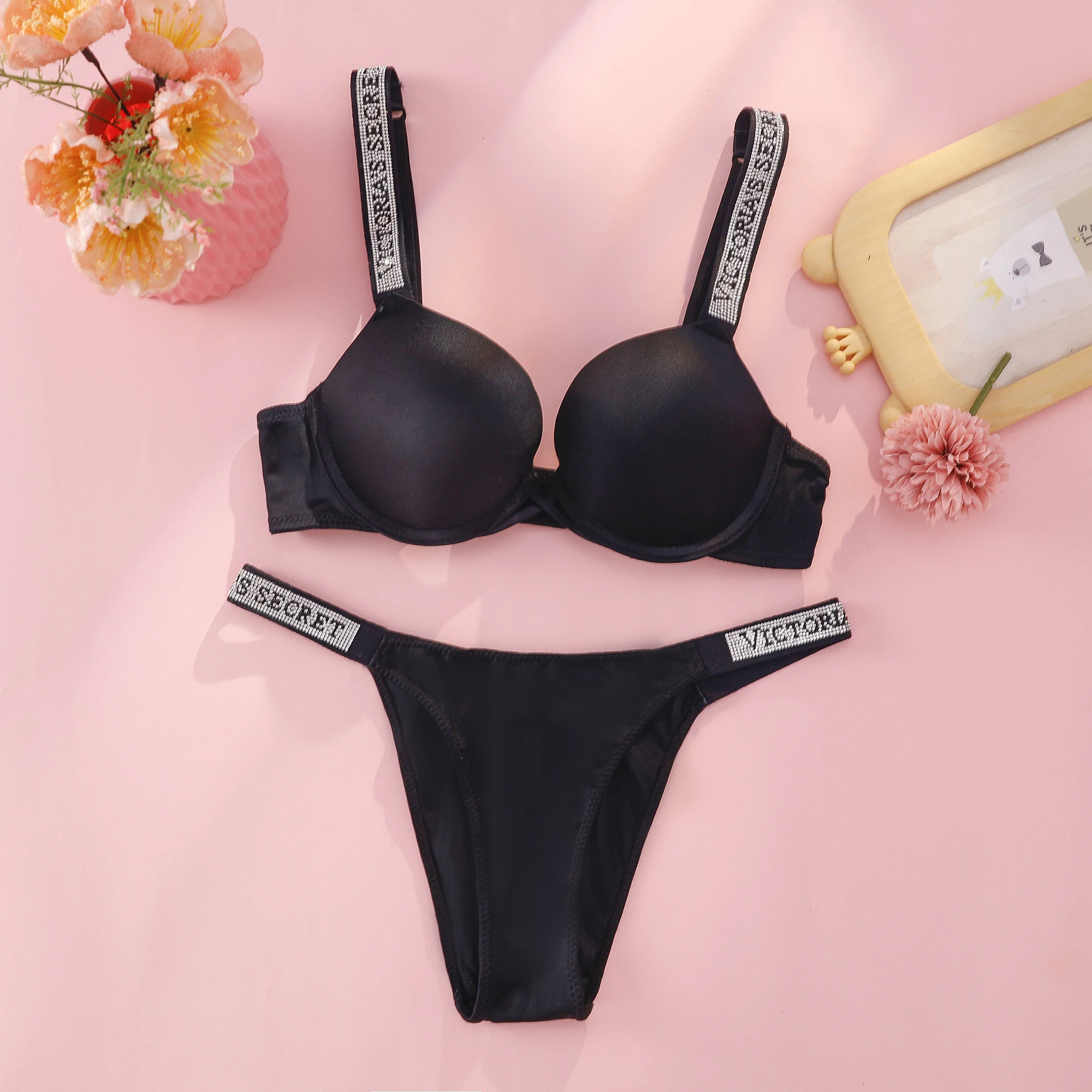 Victoria's Secret Push Up Bra  - Beauty Makeup Louis Vuitton recension och pris