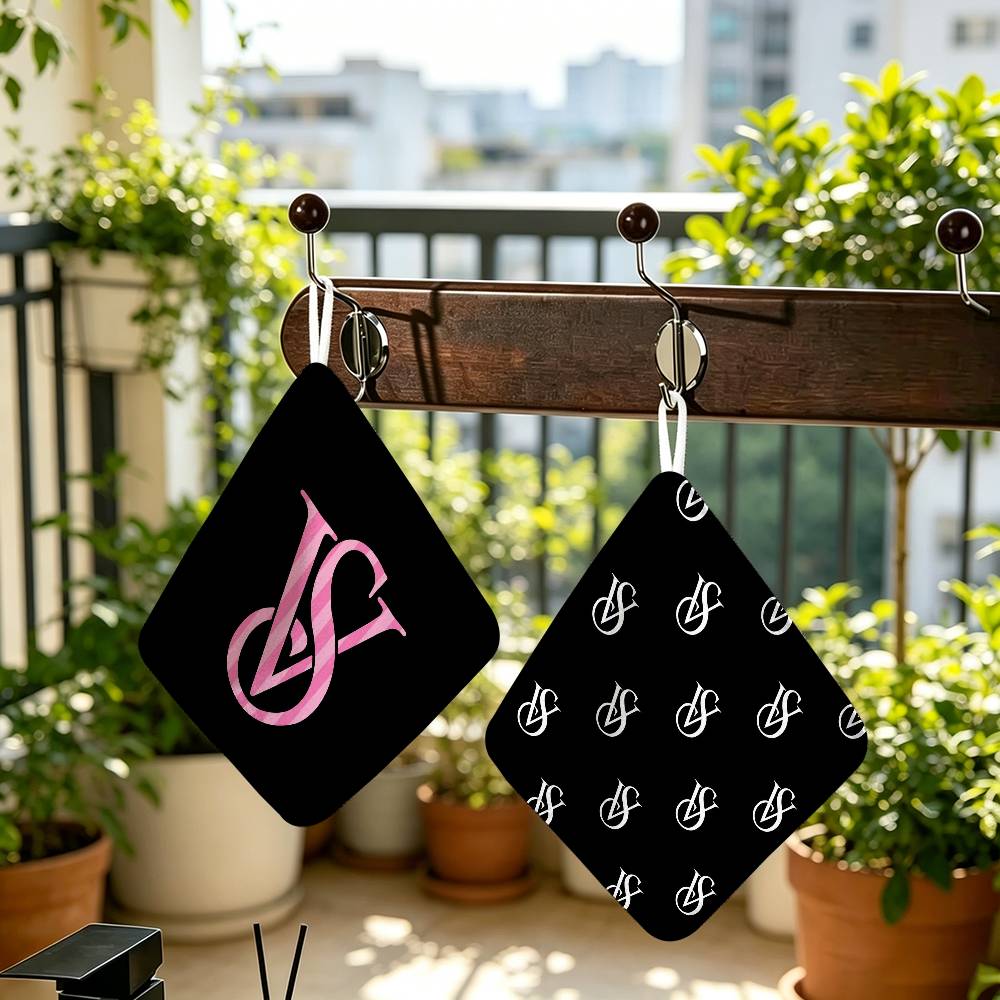 logo Hanging Style Hand Wiping - Beauty Makeup Louis Vuitton recension och pris