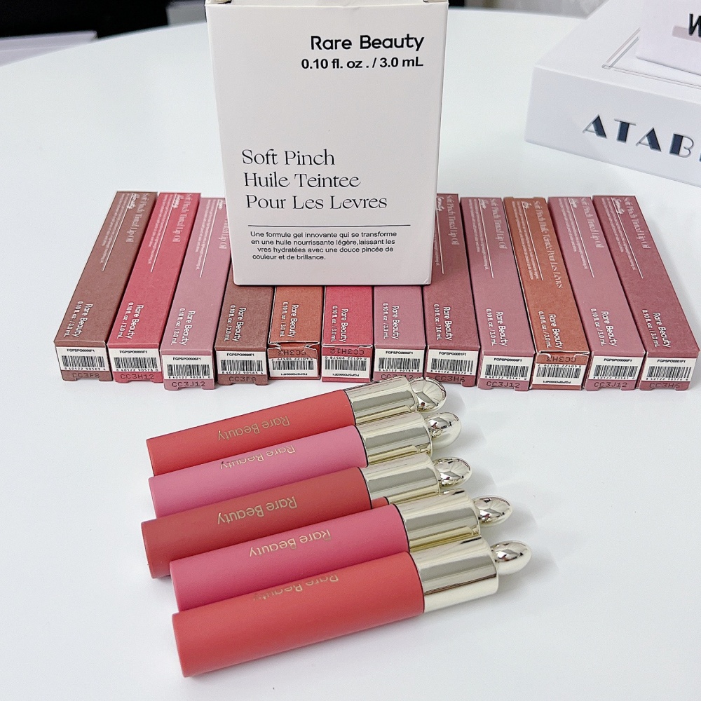 Rare Beauty New Smooth Liquid  - Rare Beauty Makeup Kit recension och pris