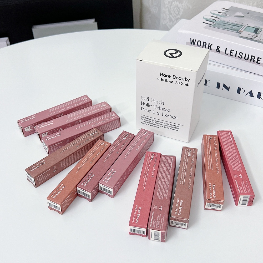 Rare Beauty New Smooth Liquid  - Rare Beauty Makeup Kit recension och pris